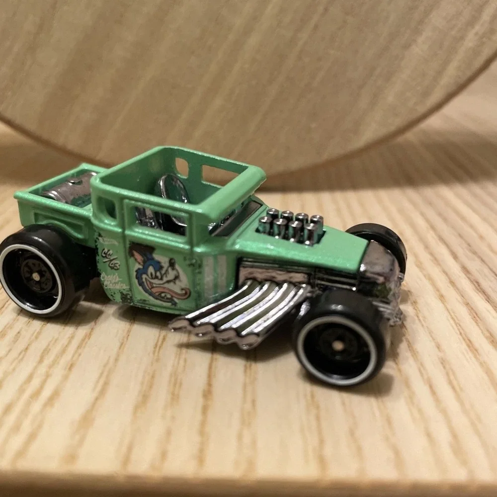 2005 Hot Wheels Bone‎ Shaker Green 1:64 DIECAST Toy Race Car